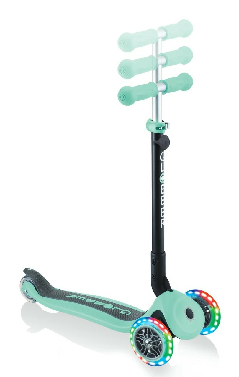 Globber Go Up Fold Plus - Mint 6 Globber Go Up Fold Plus - Mint - Image 4