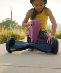 Razor Hovertrax Prizma - Pink -Little Tikes Shop Hovertrax Prizma Lifestyle 0051 min 62179.1647573932