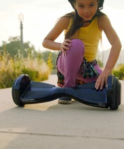 Razor Hovertrax Prizma - Pink -Little Tikes Shop Hovertrax Prizma Lifestyle 0054 min 18743.1647573931