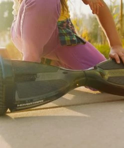 Razor Hovertrax Prizma - Pink -Little Tikes Shop Hovertrax Prizma Lifestyle 0056 min 81496.1647573932