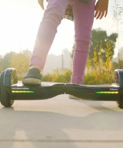 Razor Hovertrax Prizma - Pink -Little Tikes Shop Hovertrax Prizma Lifestyle 0060 min 78373.1647573930