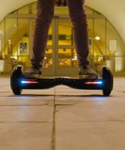 Razor Hovertrax Prizma - Pink -Little Tikes Shop Hovertrax Prizma Lifestyle 0077 min 43476.1647573932