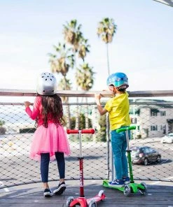 Mini Micro Deluxe Green -Little Tikes Shop friends in mini micro deluxe scooter MMD007 35354.1588083336