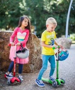 Mini Micro Deluxe Green -Little Tikes Shop friends on mini micro deluxe scooter MMD007 27259.1588083335